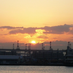 横浜の初日の出スポット「横浜港大さん橋客船ターミナル」で初日の出見てきた！見る方向に注意