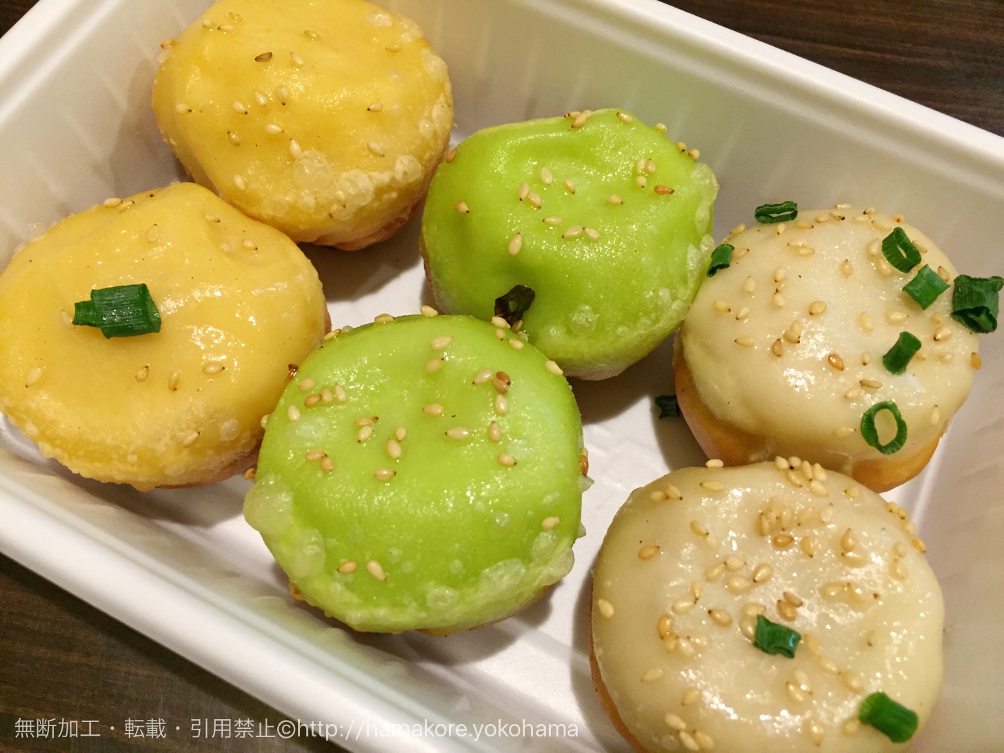 横浜中華街 焼き小籠包で人気の王府井（ワンフーチン）は店内席完備で