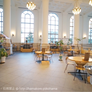 横浜みなとみらい「カフェ オムニバス」の空間が魅力！歴史的建物のお洒落カフェ
