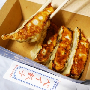 横浜スタジアムの「ベイ餃子」焼き立てはもちろん冷めても美味！さすが江戸清