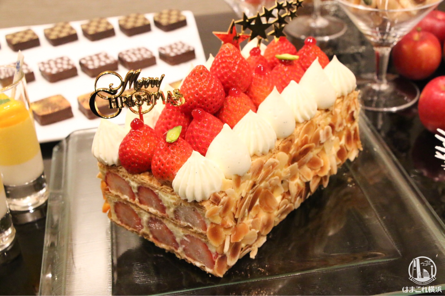 横浜ベイシェラトン ホテル リース型やナポレオンなどクリスマスケーキお披露目 はまこれ横浜
