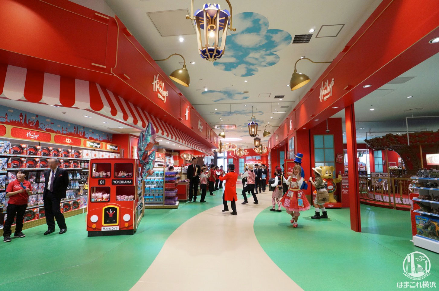 ハムリーズ 横浜ワールドポーターズ店が驚異の広さ 1日遊べるおもちゃのパーク徹底レポ はまこれ横浜