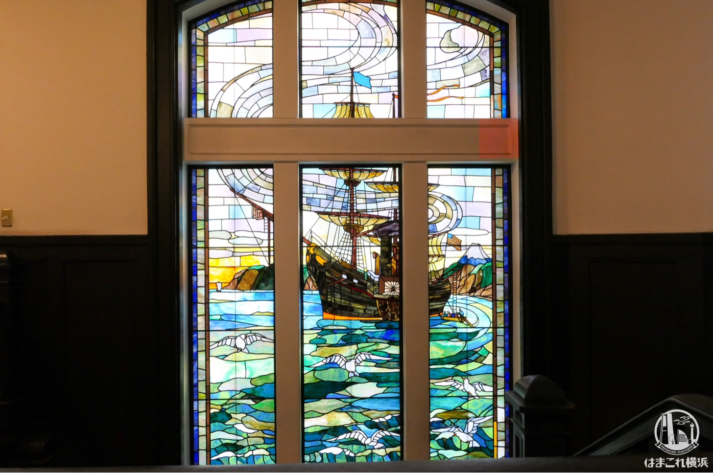 横浜市開港記念会館（ジャック）観光するならステンドグラス見学は外せ