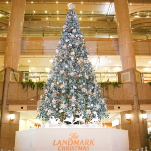 横浜 ランドマークプラザにホワイトクリスマスツリー登場！降雪イベント日程・時間は？