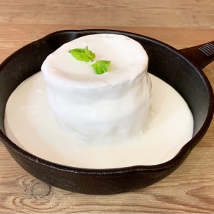 北海道 メルトテーブルで真っ白な「北海道 ミルクキャップパンケーキ」食べて来た！
