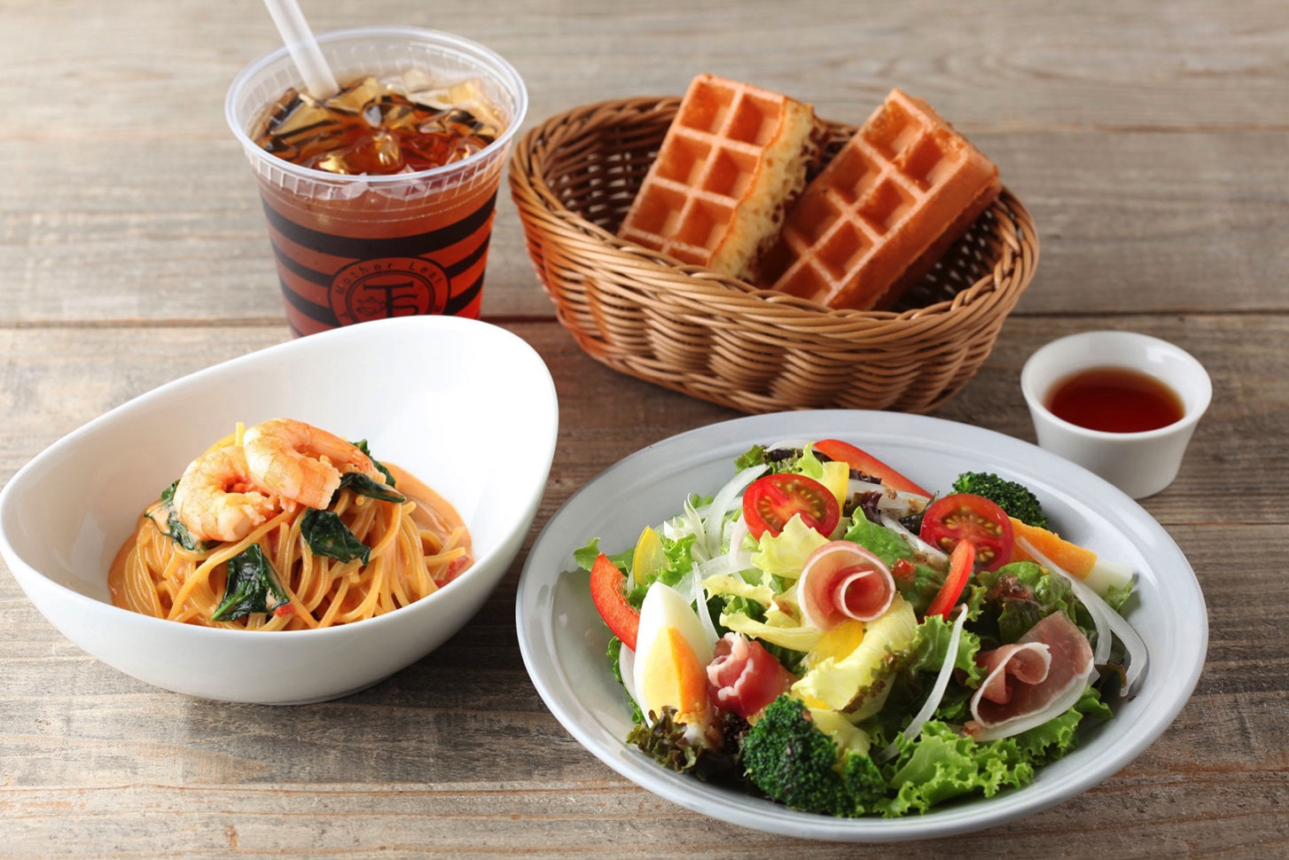 横浜・桜木町にモスプレミアムとマザーリーフティースタイルの複合店舗