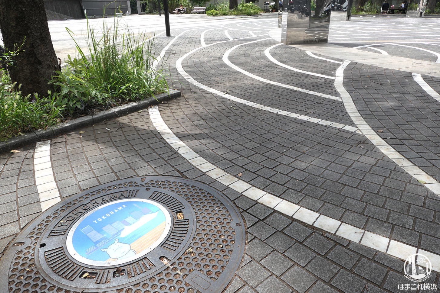 横浜市の新マンホールカード、桜木町駅観光案内所でゲット！マンホール