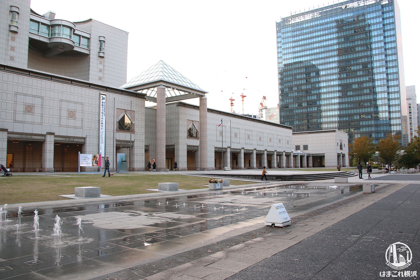 グランモール公園 美術の広場 はまこれ横浜