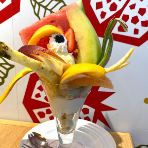 果実園リーベル横浜で超豪快フルーツパフェと季節限定和栗パフェ食べてきた！