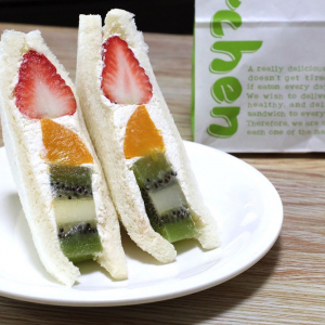 横浜のサンドイッチハウス「メルヘン」でフルーツサンド持ち帰り！食事系サンドもあり