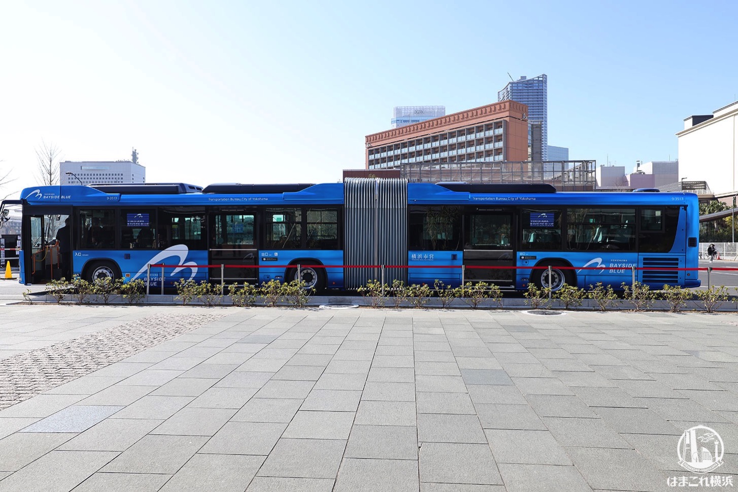 横浜の連節バス「ベイサイドブルー」が運行開始、ルートや運賃 あか ...