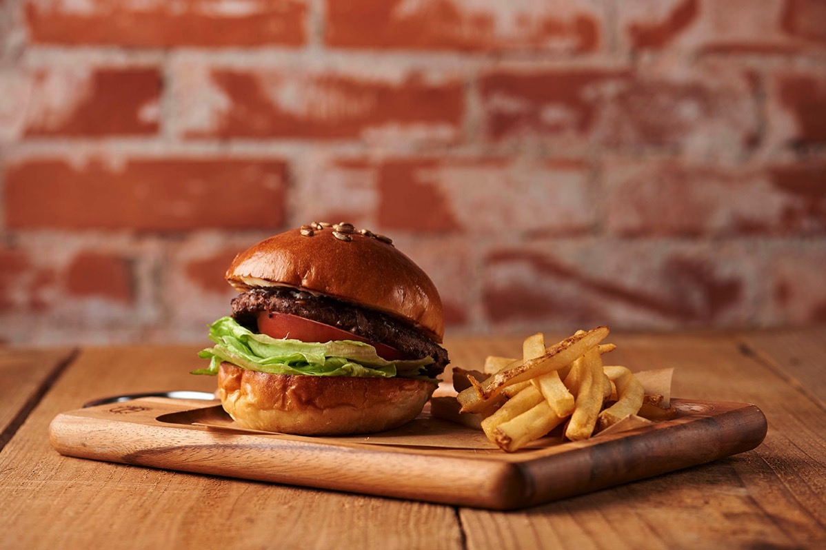 横浜DeNA、ハンバーガー専門店「ボールパークバーガー・アンドナイン