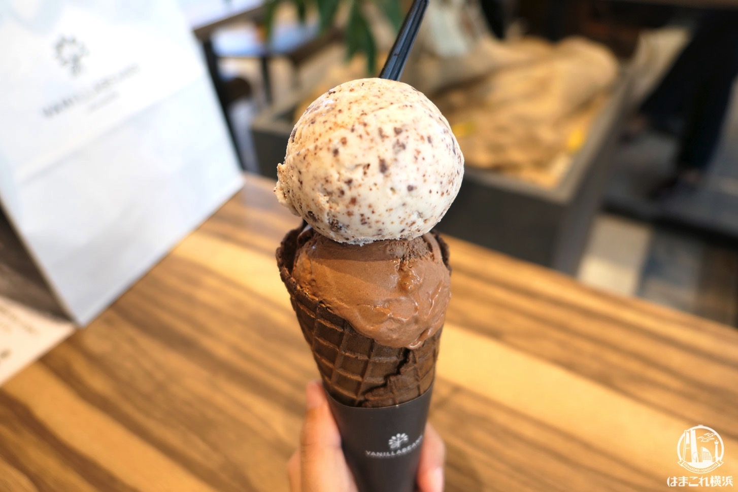バニラビーンズ横浜ベイサイド限定のチョコアイス“ロイヤルカカオ”は生
