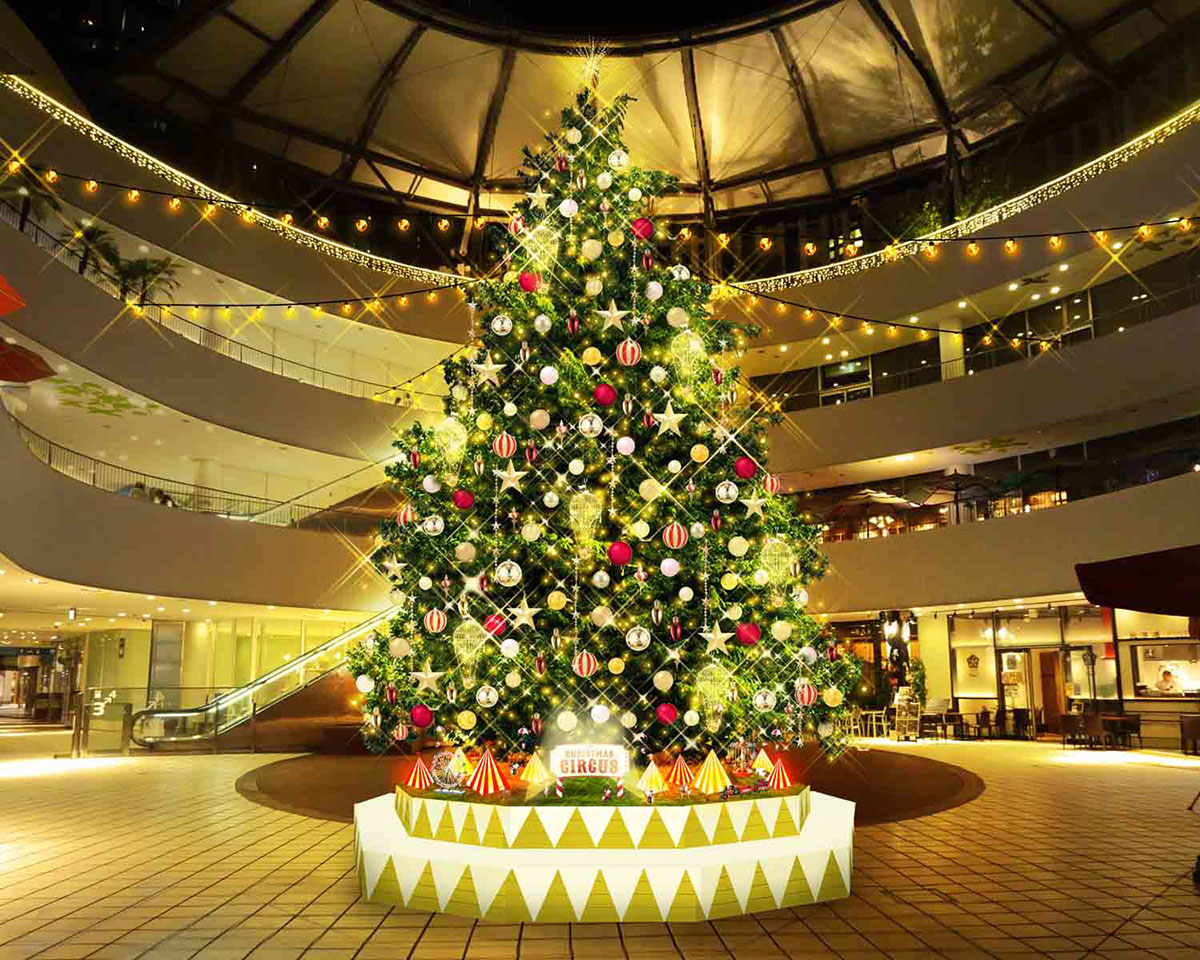 横浜ベイクォーター クリスマスサーカス 開催 ツリーやメリーゴーランド登場 はまこれ横浜