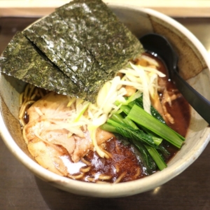 麺処田ぶし横浜店は鰹節ガツンと豚骨スープ味わえて美味！和風豚骨ラーメン