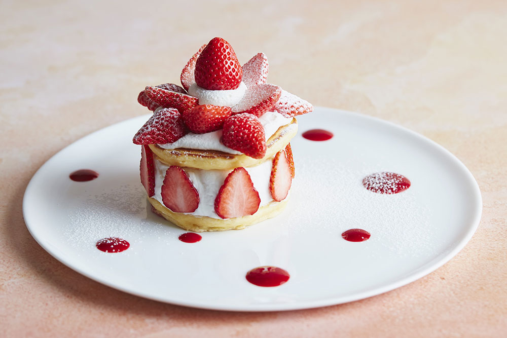 J.Sパンケーキカフェ「ストロベリーフェア」スタート！いちご増量の日