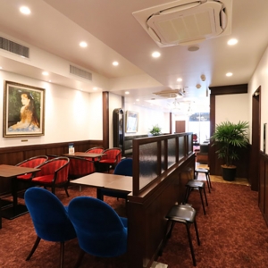 新横浜駅前に喫茶室ルノアール開業！昭和モダンコンセプトの空間デザイン