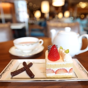 横浜ベイシェラトンホテルのラウンジ「シーウインド」ケーキと紅茶でお洒落なカフェタイム！