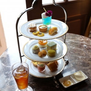 ホテルニューグランド「ラ・テラス」のアフタヌーンティーは紅茶も格別！ラウンジからは素敵な中庭