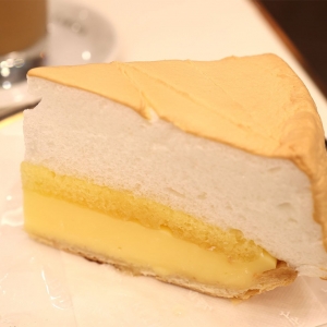 イノダコーヒのレモンパイが新感覚で驚いた！横浜高島屋の落ち着く喫茶店