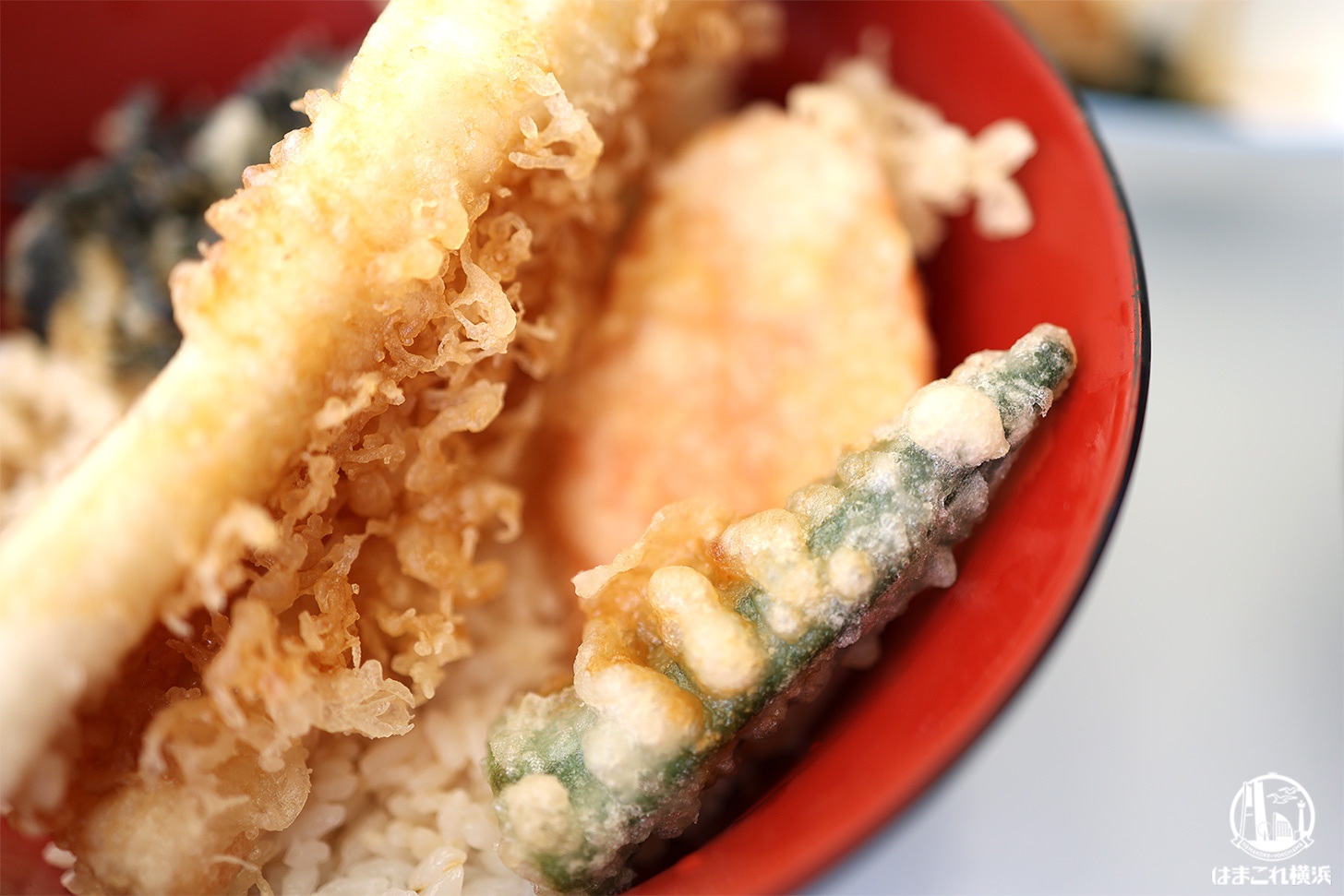 穴子丼に添えられた野菜天ぷら