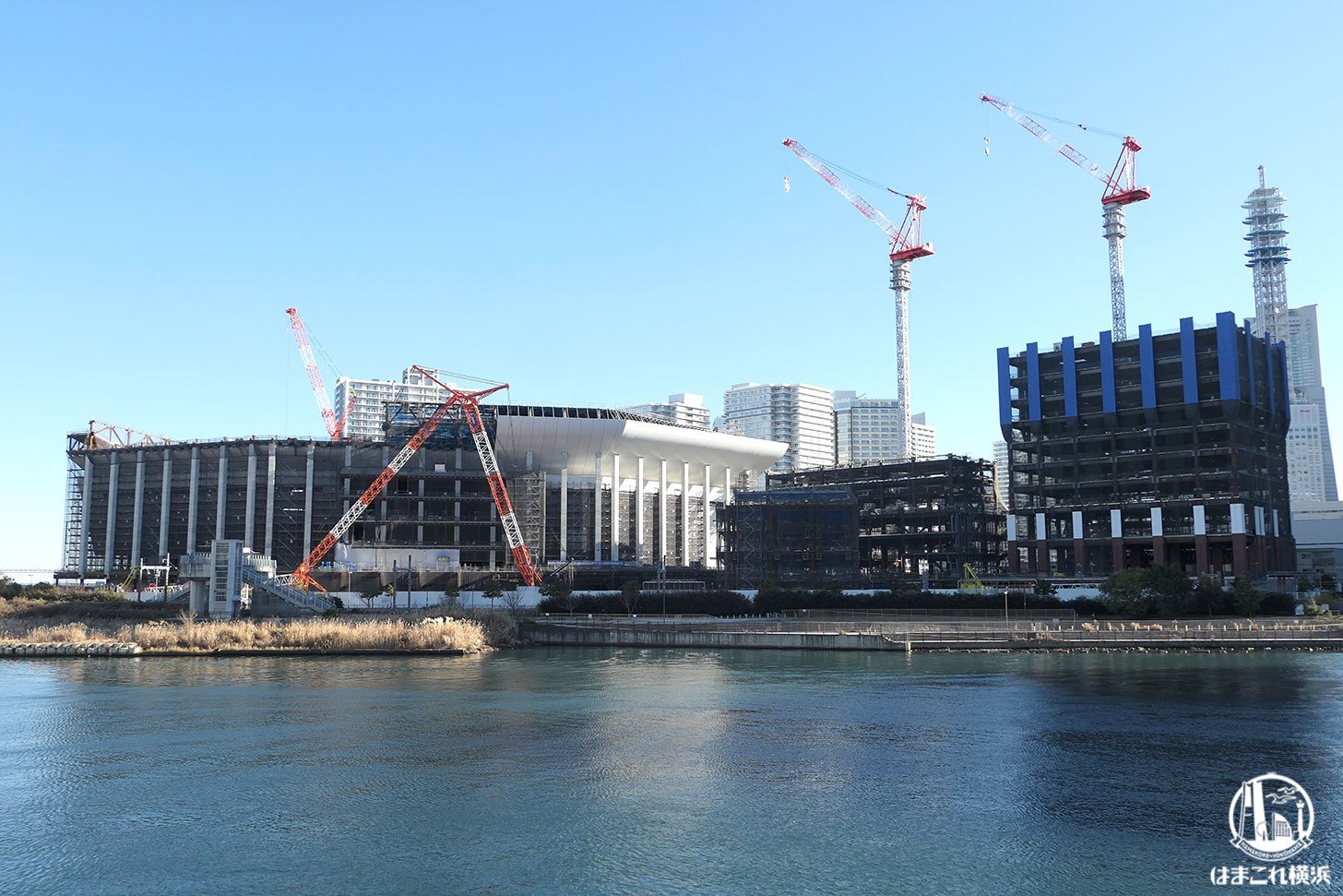建設中のKアリーナ横浜とヒルトン横浜（2022年1月撮影）
