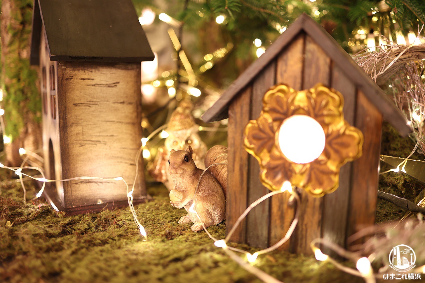 横浜ベイクォーター 2021年クリスマスツリー 根元に広がる動物とクリスマスの世界 リス
