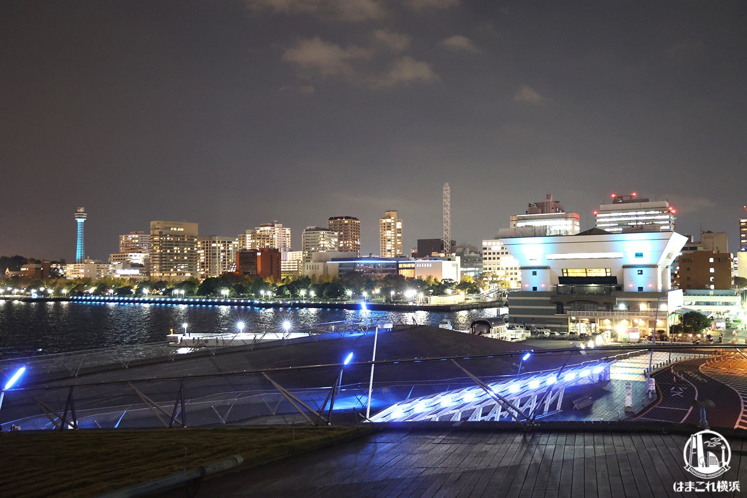 ヨルノヨ2021 横浜港大さん橋から見る特別演出 山下公園側