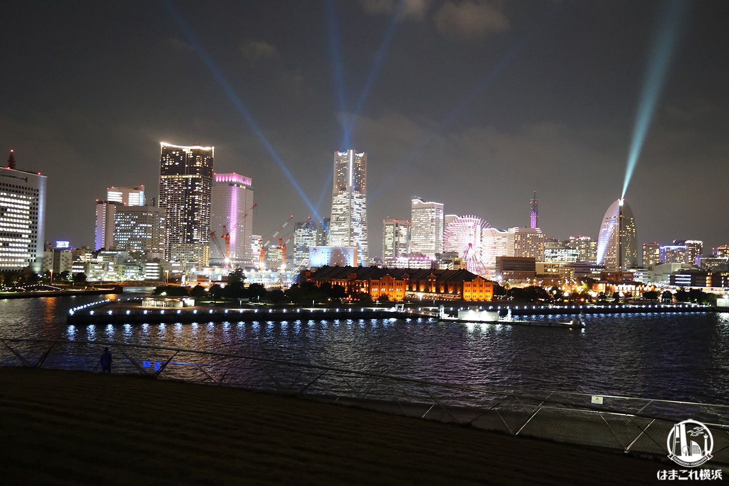 ヨルノヨ2021 横浜港大さん橋から見る特別演出