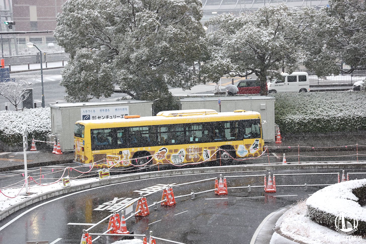ぶらり野毛山バスと雪景色