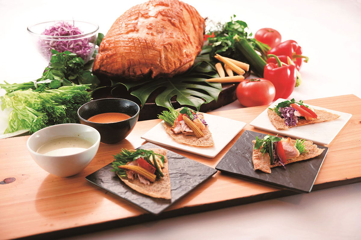 神奈川県銘柄豚やまゆりポークと初夏の野菜のサラダガレット