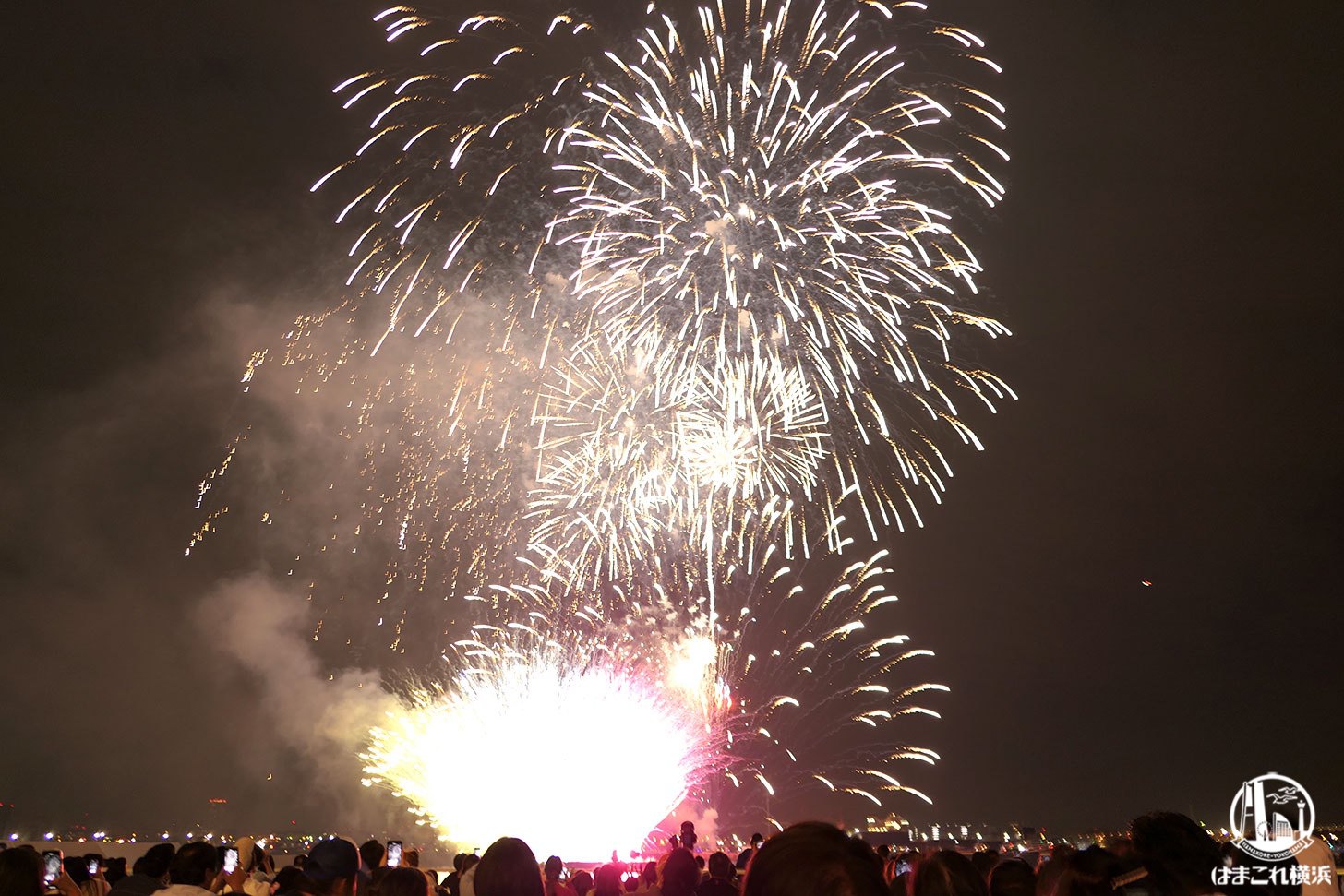 横浜開港祭2022年は18区で打ち上げ花火・ビームスペクタクルinハーバーも