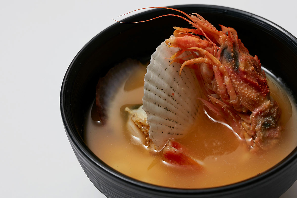 北海道産ゴジラ海老とほたて稚貝の味噌汁