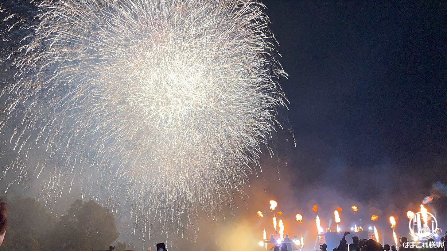 横浜開港祭「ビームスペクタクルinハーバー」打ち上げ花火フィナーレ