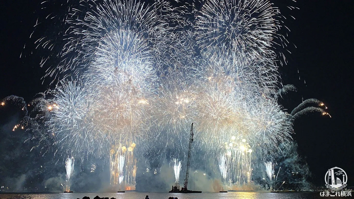 横浜・花火「みなとみらいスマートフェスティバル2022」開催！首都圏最大級2万発打ち上げ