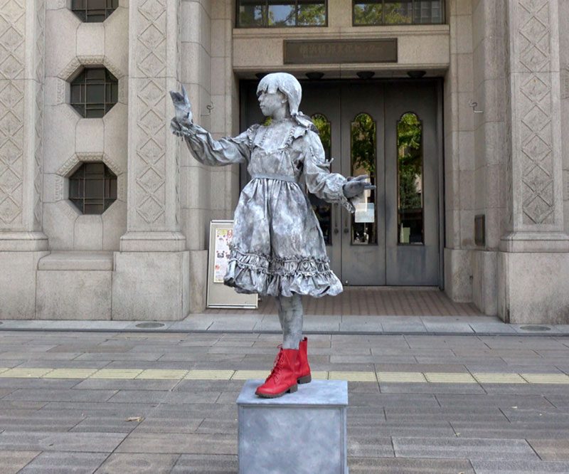 横浜に彫刻や人形になりきるスタチュー勢揃い！横浜ユーラシア・スタチュー・ミュージアム開催
