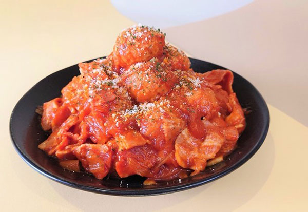 横濱洋食キッチンS「鏑木工房ベーコンとミートボールのトマト煮込み（100gあたり）」