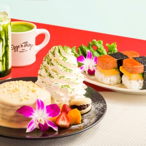 エッグスンシングスに日本とハワイの新年祝う「ほうじ茶とマカダミアナッツのパンケーキ」特別登場！