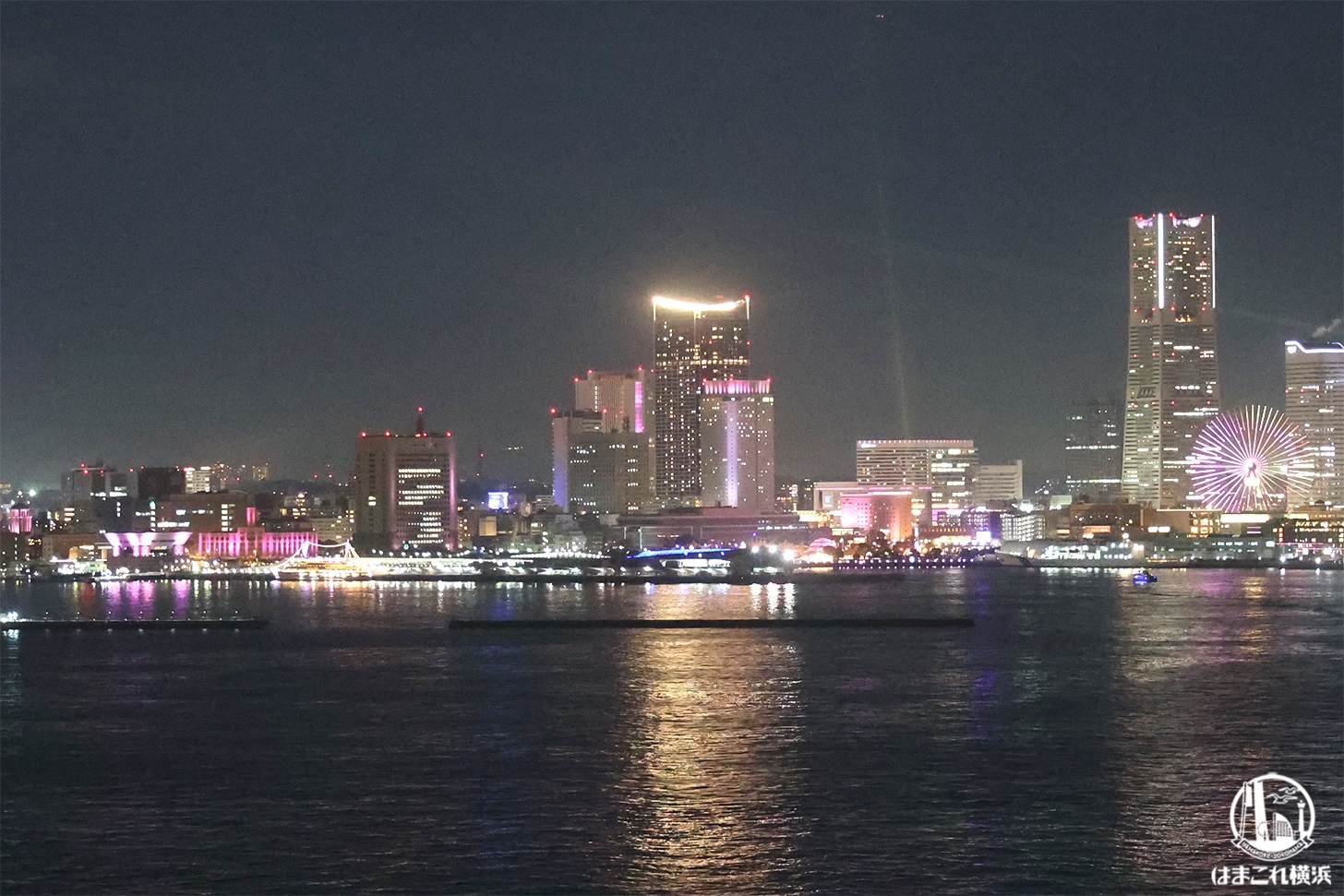 スカイラウンジから見た横浜の全景夜景