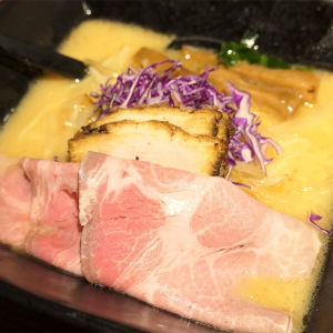 バロンヌードルの干物×味噌ラーメンの食世界にハマる！横浜駅西口で食べた個性光る一杯