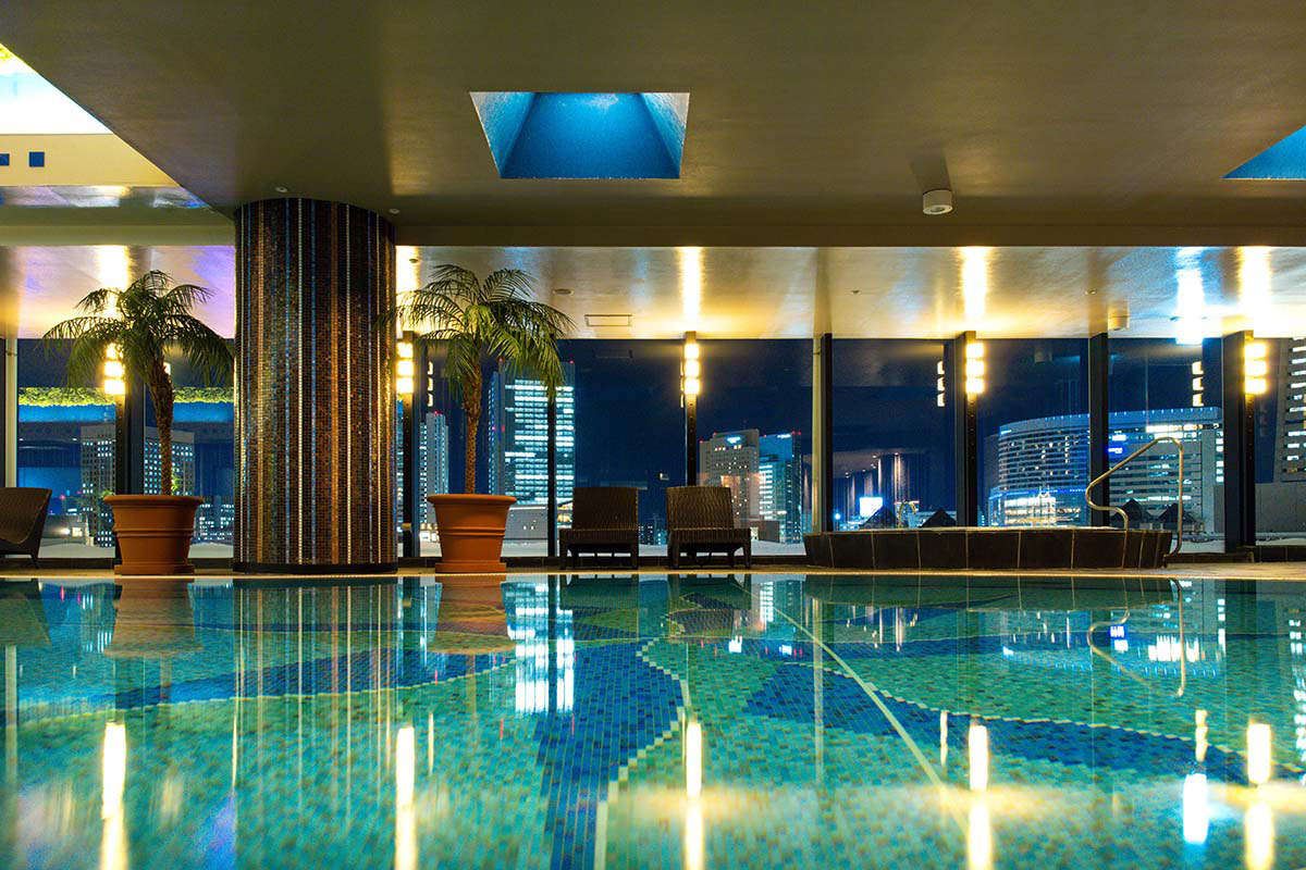 横浜ベイホテル東急・大人限定のナイトプール利用付き宿泊プランを2023年夏も開始！