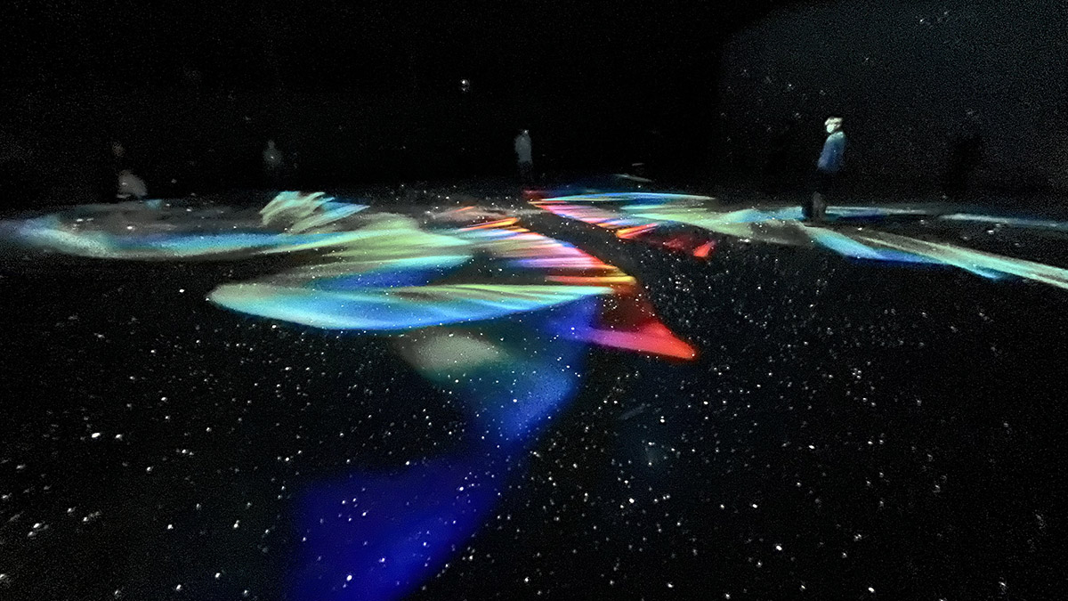 横浜赤レンガ倉庫で体感型のアートプラネタリウム再び！360度・無数の星に囲まれて