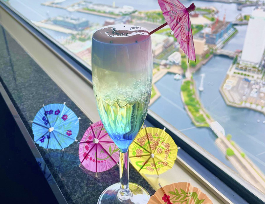 横浜ランドマークタワー展望フロアで雨の日＆視界ゼロの日