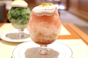 横浜・ホテルニューグランドのフラッペで極上の涼を味わう！クリームと氷と桃が奏でる真夏のご褒美