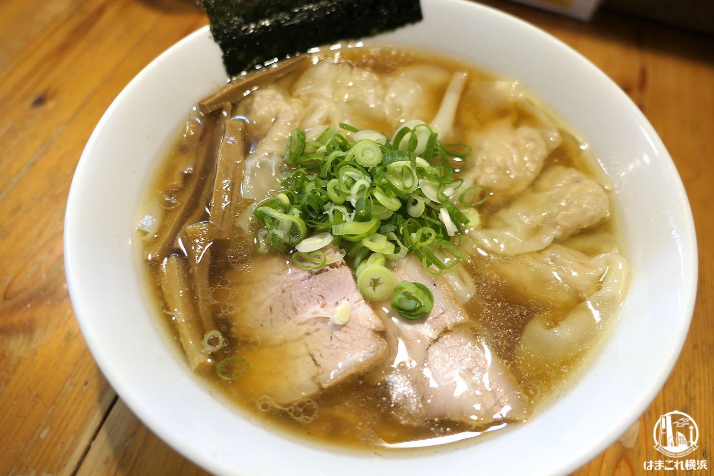 ShiNaChiKu亭（しなちく亭）鶏の旨み凝縮・醤油ワンタン麺が美味！横浜・神奈川区のラーメン店