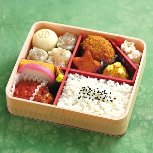 崎陽軒「ハマスタ☆応援弁当」2024年も発売！シウマイメンチカツやスター揃いのおかずなど