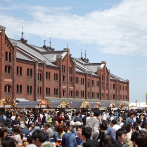 横浜赤レンガ倉庫「ヨコハマフリューリングスフェスト2024」開催！ドイツビールやグルメ大集結の春祭り