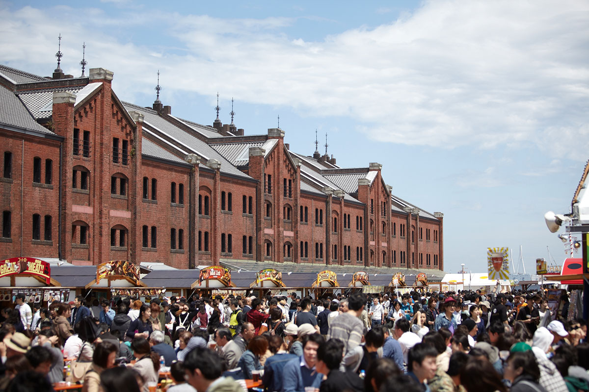 横浜赤レンガ倉庫「ヨコハマフリューリングスフェスト2024」開催！ビール・グルメ集まる春祭り