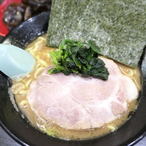 らーめん家せんだいの“本店”を目指して横浜の坂の上まで！心打たれる醤油とんこつと贅沢きくらげ