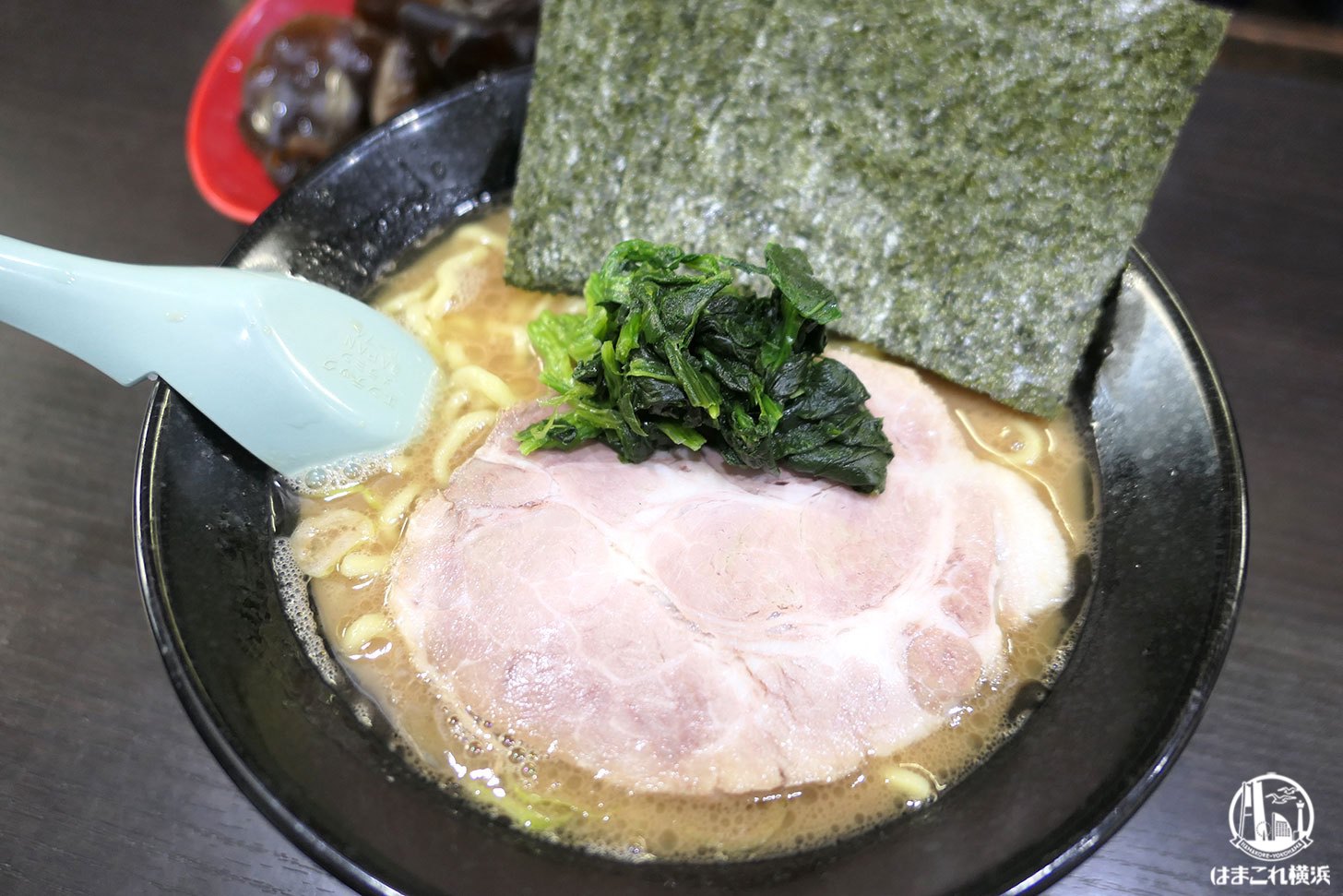 らーめん家せんだいの本店を目指して横浜の坂の上まで！心打たれる醤油豚骨と贅沢きくらげ